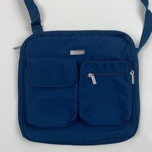 Baggallini Navy Blue Crossbody Messenger Bag Silver Zippers Adjustable Pockets